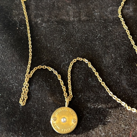 Michael Kors logo flat disc round pendant necklace - Picture 2 of 5